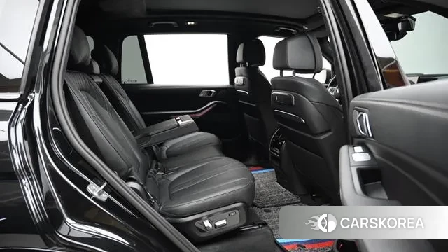 BMW X7 (G07) 2024 Черный из Кореи, фото 3