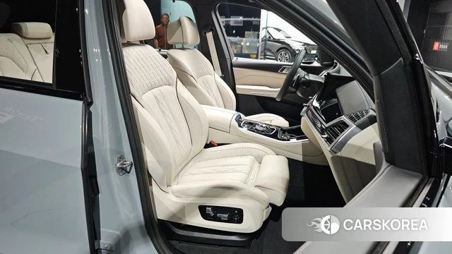 BMW X5 (G05) 2025 Серебристо-серый из Кореи, фото 3