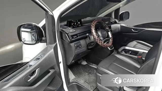 Hyundai Staria 2023 Белый из Кореи, фото 3