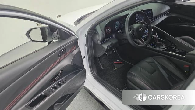 Hyundai The New Avante (CN7) 2023 Белый из Кореи, фото 3