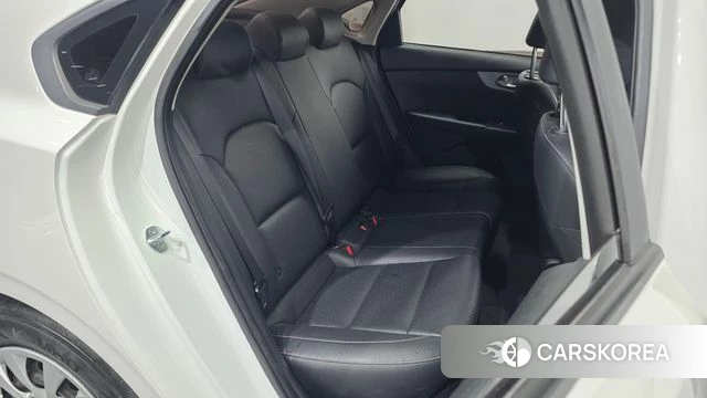Kia The New K3 2nd generation 2022 Белый из Кореи, фото 3