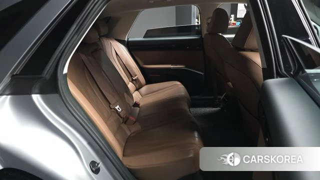 Hyundai Grandeur Hybrid (GN7) 2023 Серебристо-серый из Кореи, фото 3