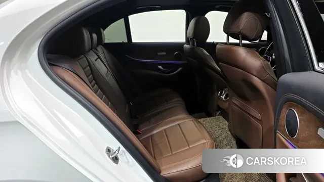 Mercedes-Benz E-Class W213 2023 Белый из Кореи, фото 3