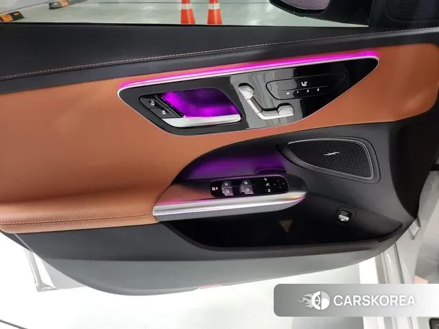 Mercedes-Benz C-Class W206 2023 Белый из Кореи, фото 3