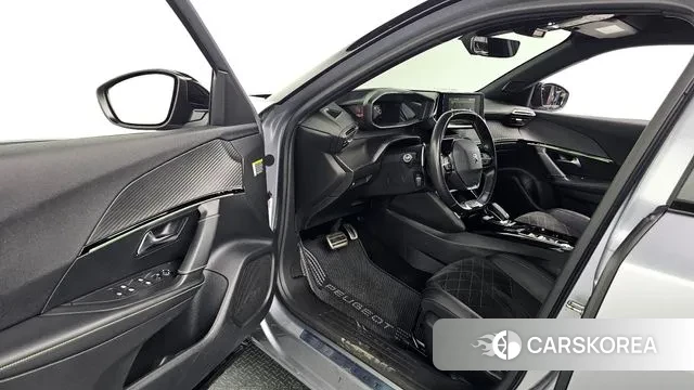 Peugeot 2008 Second generation 2020 Серебристо-серый из Кореи, фото 3