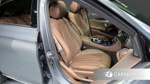 Mercedes-Benz E-Class W213 2020 Серый из Кореи, фото 3