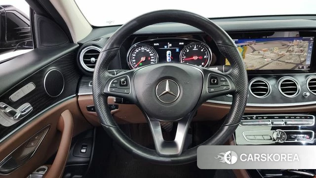 Mercedes-Benz E-Class W213 2018 Черный из Кореи, фото 3