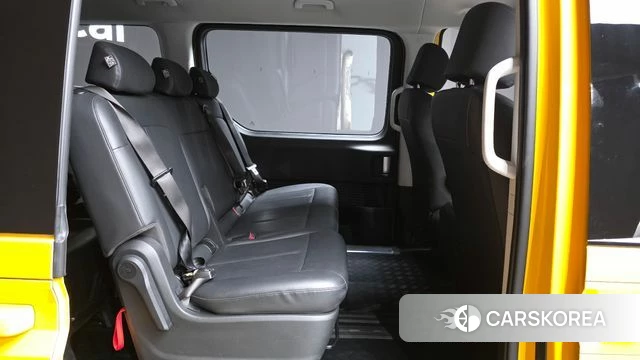 Hyundai Staria 2024 Желтый из Кореи, фото 3