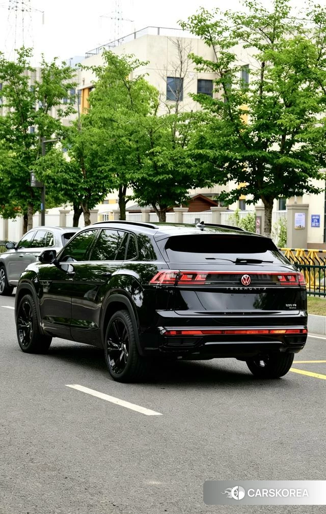 Volkswagen Tourang 2024 Черный из Китая, фото 3