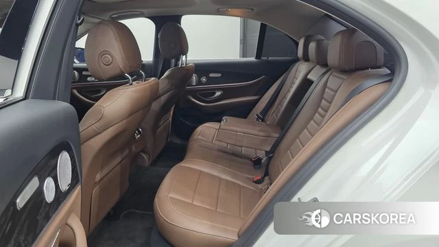 Mercedes-Benz E-Class W213 2018 Белый из Кореи, фото 3