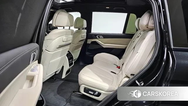 BMW X7 (G07) 2024 Черный из Кореи, фото 3