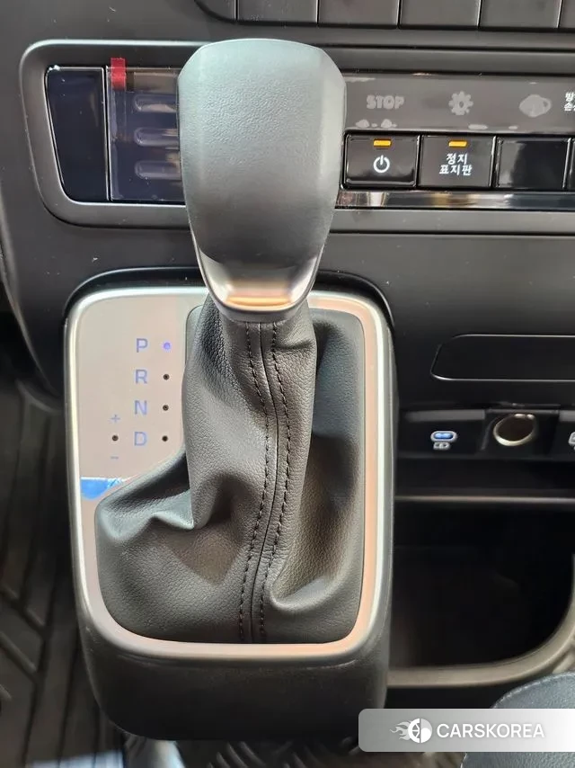 Hyundai Staria 2025 Желтый из Кореи, фото 3