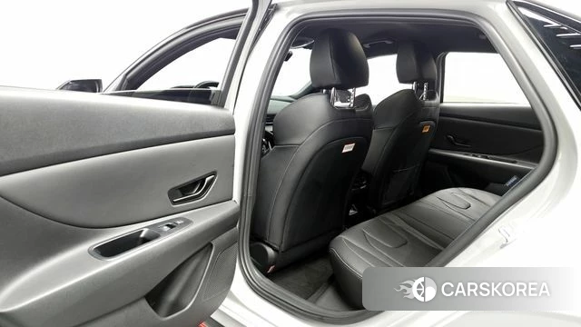 Hyundai The New Avante (CN7) 2025 Серебристо-серый из Кореи, фото 3