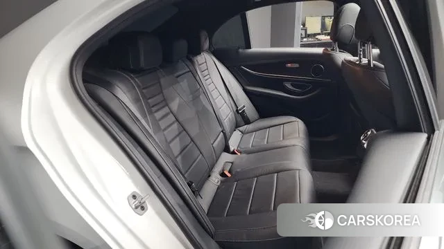 Mercedes-Benz E-Class W213 2022 Белый из Кореи, фото 3