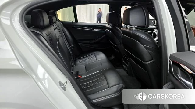 BMW 5 Series (G30) 2021 Белый из Кореи, фото 3