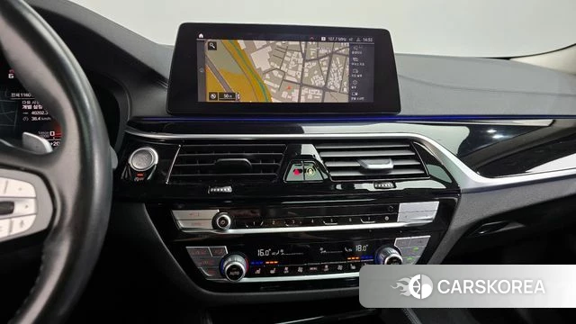 BMW 5 Series (G30) 2020 Серый из Кореи, фото 3