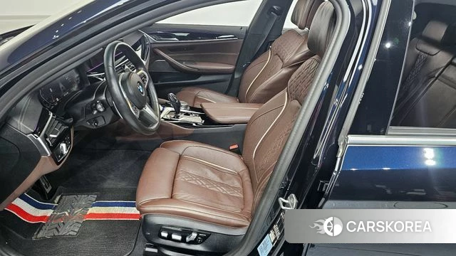 BMW 5 Series (G30) 2022 Черный из Кореи, фото 3