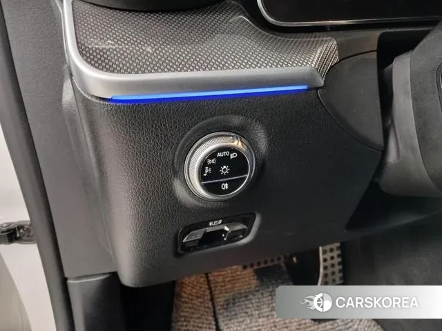 Mercedes-Benz C-Class W206 2022 Белый из Кореи, фото 3