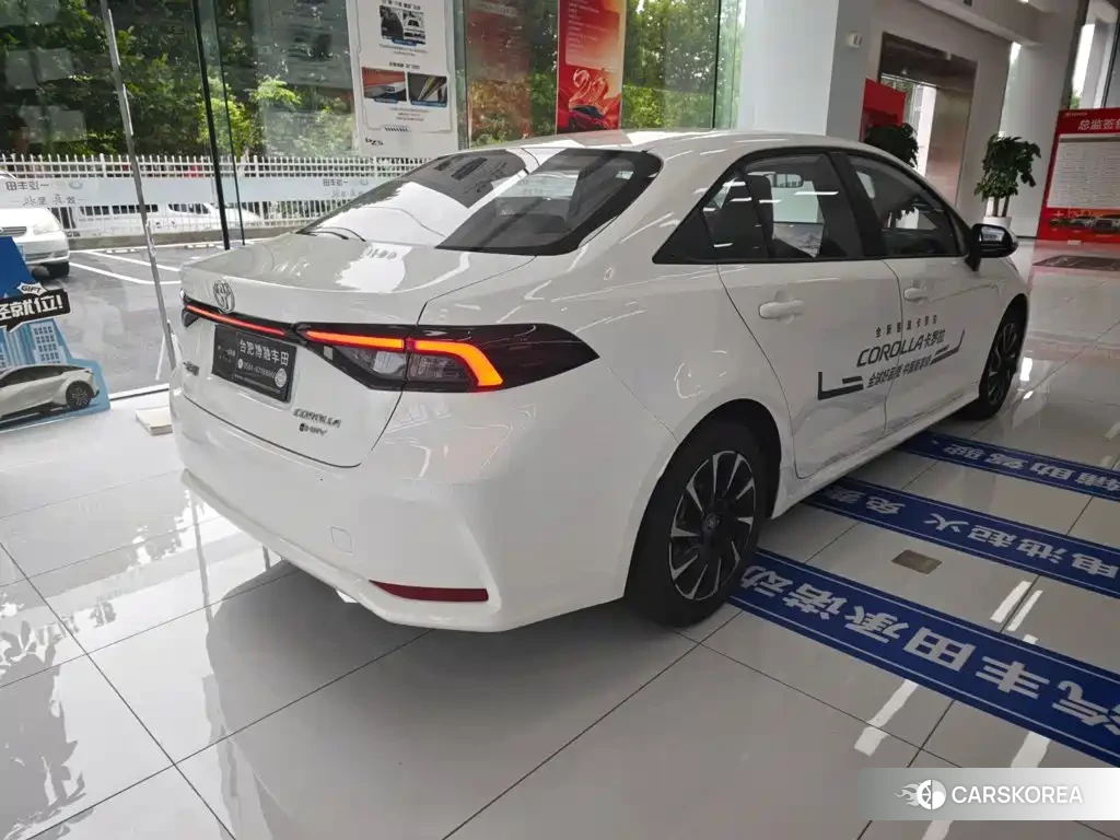 Toyota Corolla 2026 Белый из Китая, фото 3