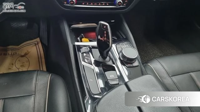BMW 5 Series (G30) 2019 Черный из Кореи, фото 3
