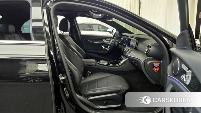 Mercedes-Benz E-Class W213 2023 Черный из Кореи, фото 3