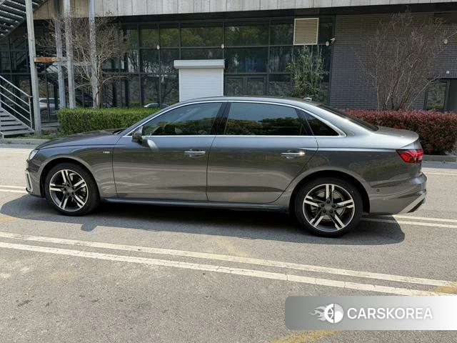 Audi A4L 2021 Другой из Китая, фото 3