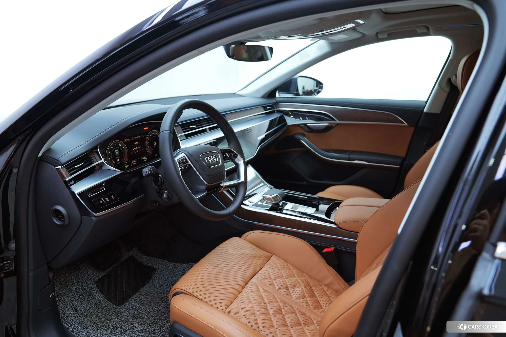 Audi A8 2023 Черный из Китая, фото 3