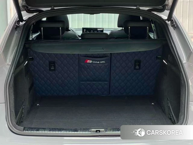 Audi Q5L Sportback 2021 Темно-серый из Китая, фото 3