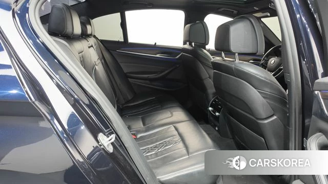BMW 5 Series (G30) 2018 Черный из Кореи, фото 3