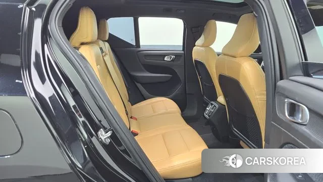 Volvo XC40 2021 Черный из Кореи, фото 3