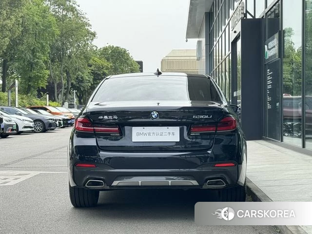 BMW 5 series 2024 Черный из Китая, фото 3