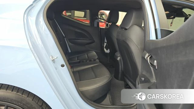 Hyundai Veloster (JS) 2020 Светло-серебряный цвет из Кореи, фото 3