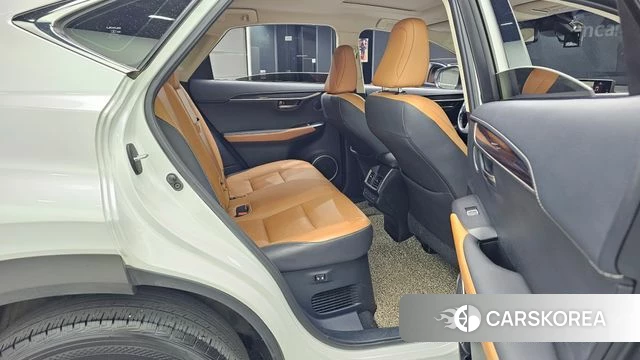 Lexus NX300h 2019 Белый из Кореи, фото 3