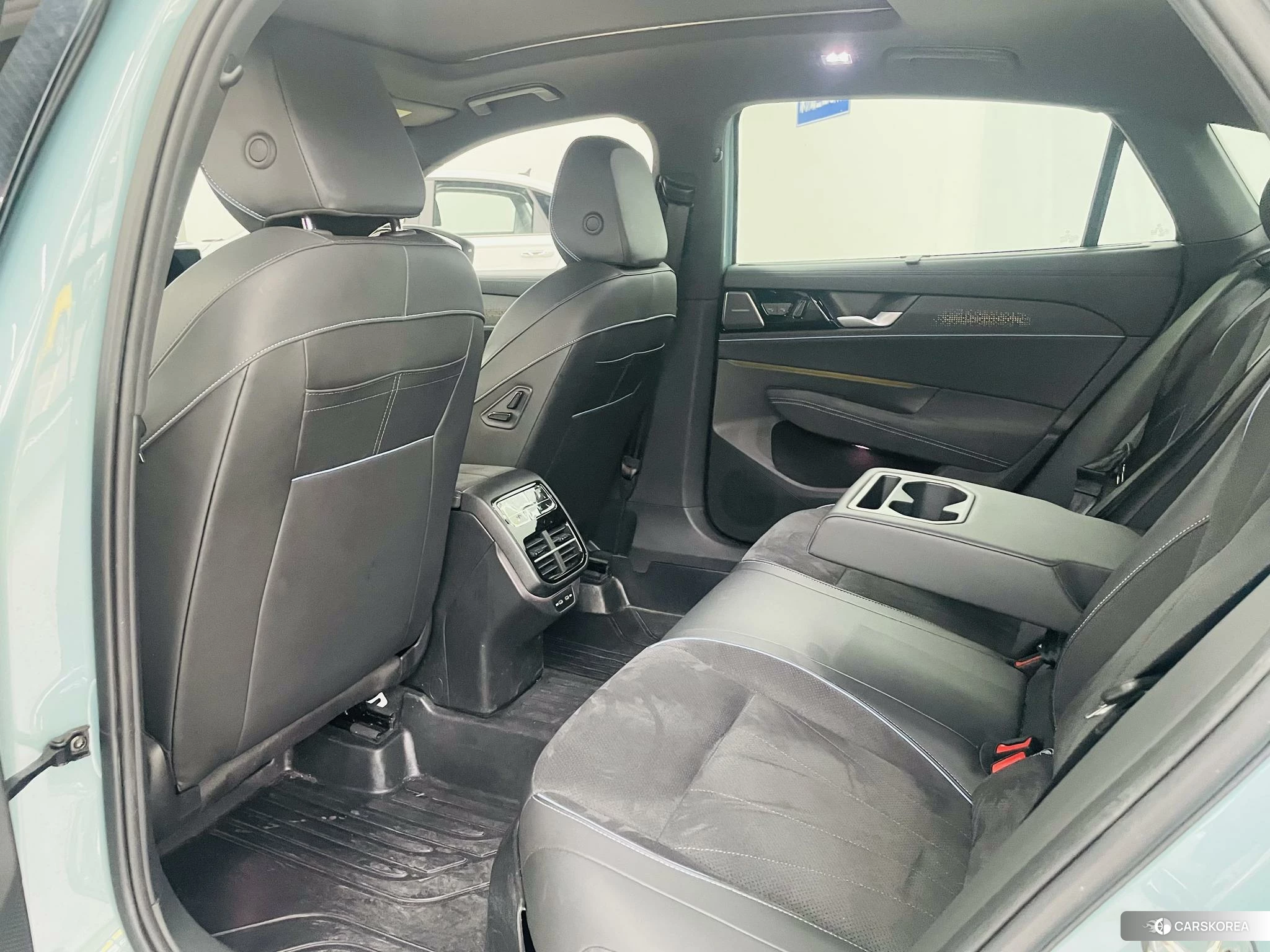Volkswagen Passat 2024 Синий из Китая, фото 3