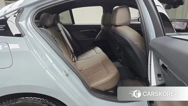 BMW 5 Series (G60) 2024 Серый из Кореи, фото 3