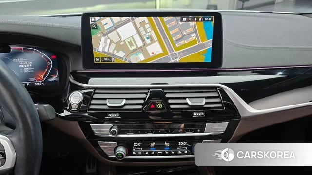BMW 5 Series (G30) 2023 Белый из Кореи, фото 3