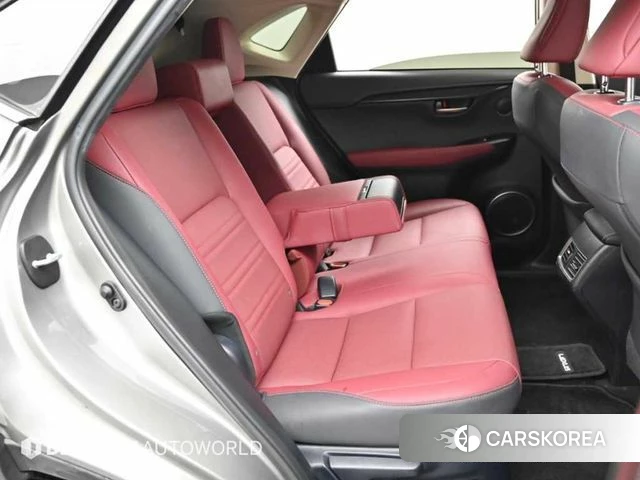 Lexus NX300h 2021 Серебряный из Кореи, фото 2