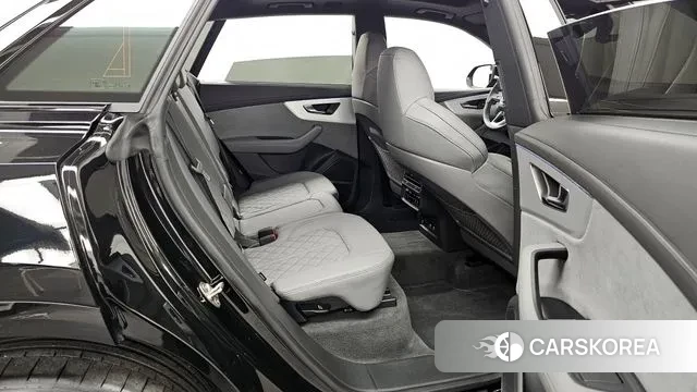 Audi Q8 (4M) 2025 Черный из Кореи, фото 3