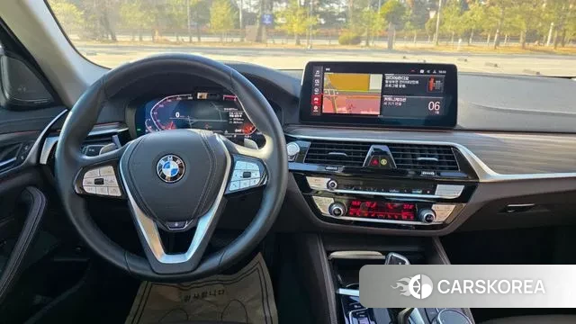 BMW 5 Series (G30) 2023 Черный из Кореи, фото 3