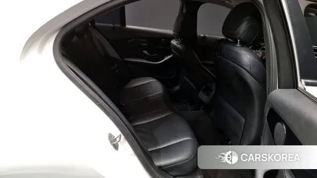 Mercedes-Benz C-Class W205 2018 Белый из Кореи, фото 3