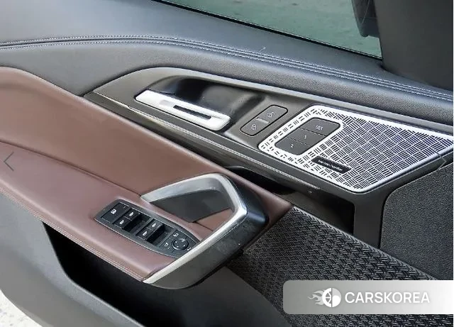 BMW X1 (U11) 2023 Серебристо-серый из Кореи, фото 3