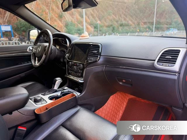 Jeep Grand Cherokee (imported) 2023 Белый из Китая, фото 3