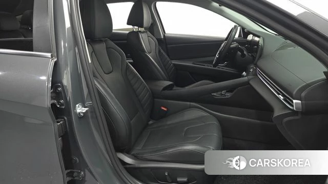 Hyundai The New Avante (CN7) 2023 Серый из Кореи, фото 3