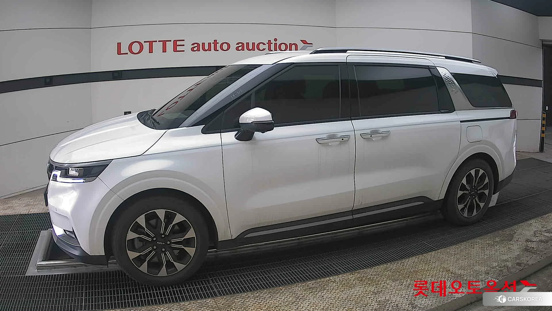 Kia Carnival 2022 Белый из Кореи, фото 3