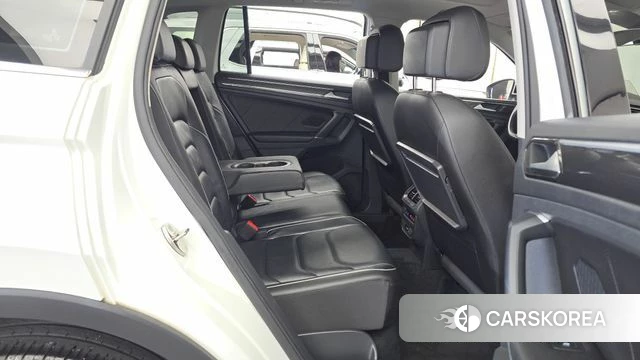 Volkswagen Tiguan second Generation 2018 Белый из Кореи, фото 3