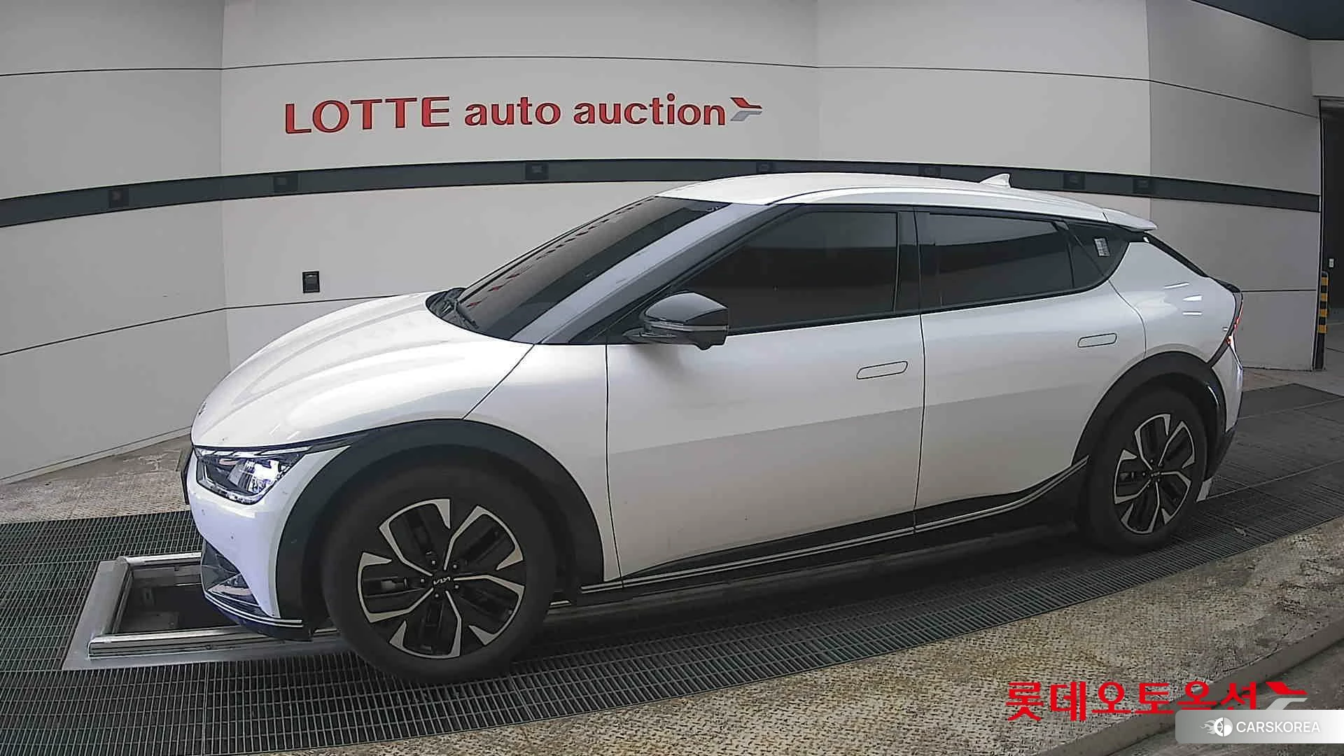 Kia EV6 2022 Snow White Pearl из Кореи, фото 3