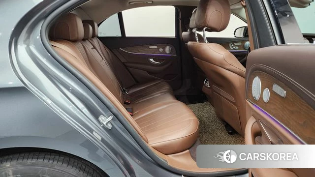 Mercedes-Benz E-Class W213 2018 Серый из Кореи, фото 3