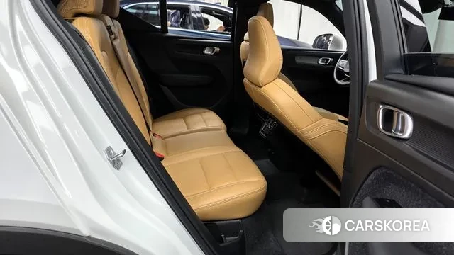 Volvo XC40 2021 Белый из Кореи, фото 3