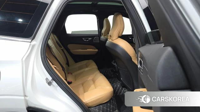 Volvo XC60 second Generation 2019 Белый из Кореи, фото 3