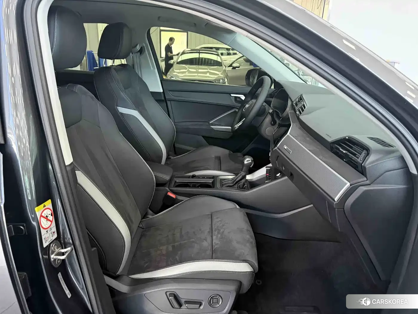 Audi Q3 2023 Silver/gray из Китая, фото 3